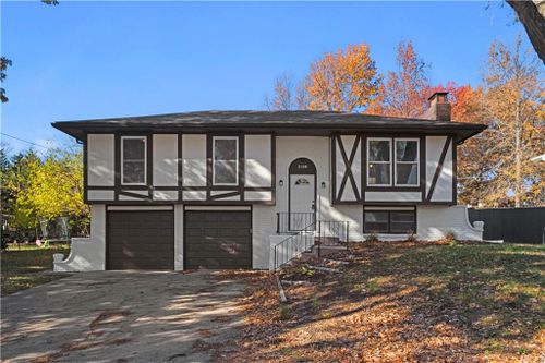 2108 S 17th Terrace, Leavenworth, KS, 66048 | Card Image