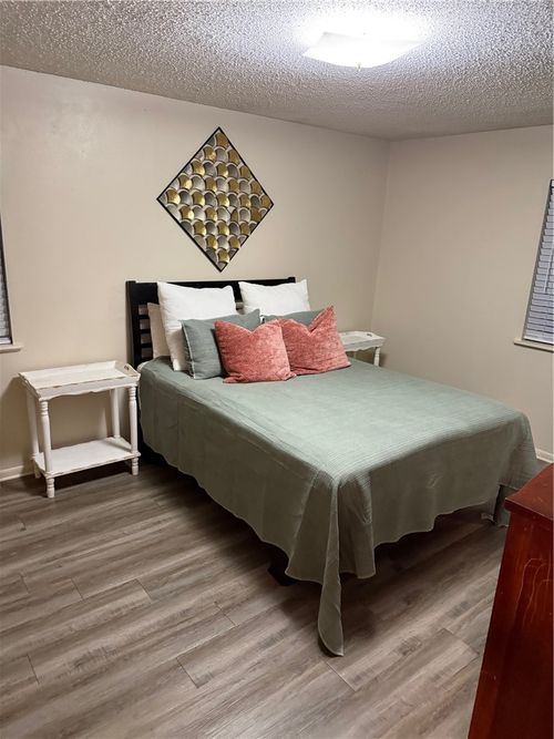 2160 W Lawson St, Fayetteville, AR, 72703-1217 | Card Image