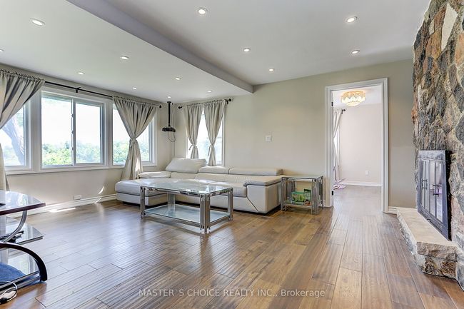 2 Preston Ave, House other with 7 bedrooms, 6 bathrooms and 6 parking in Stouffville ON | Image 7