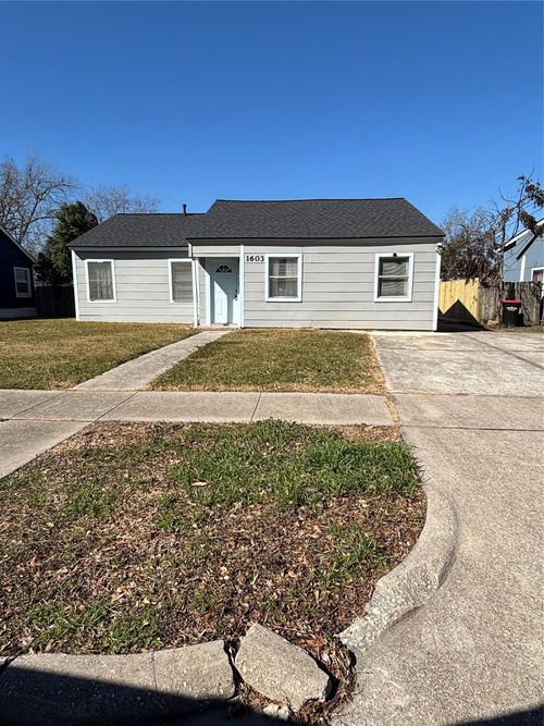 1603 Florida St, Baytown, TX, 77520-6305 | Card Image