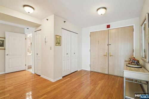 10 Smith Manor Blvd, West Orange, NJ, 07052-4223 | Card Image