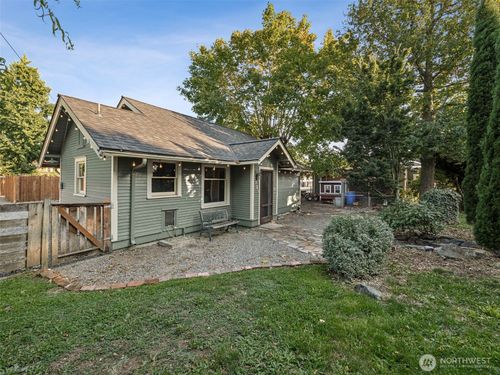 1921 Division St, Enumclaw, WA, 98022-3122 | Card Image