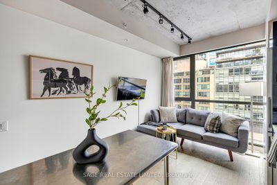 504 - 39 Brant St, Condo with 1 bedrooms, 1 bathrooms and null parking in Toronto ON | Image 3