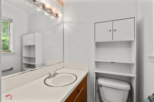 711 Comer St, House other with 3 bedrooms, 2 bathrooms and null parking in Carthage TX | Image 13