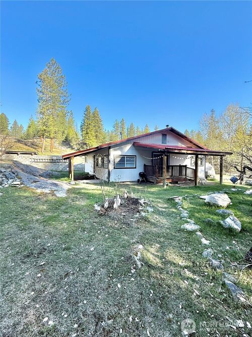 1092 Aeneas Valley Rd, Tonasket, WA, 98855-9507 | Card Image