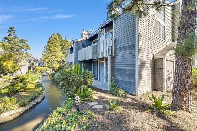 25429 Pine Creek Ln, Condo with 2 bedrooms, 1 bathrooms and 2 parking in Wilmington CA | Image 24