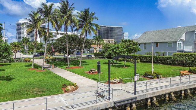 Public Park Right Across the Street from Your Unit, Have Picnics, Watch the Boats & Yachts, Catch the Water Taxi or just take in the South Florida Sun. | Image 15