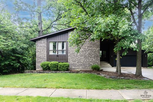 3130 Scenicwood Ln, Woodridge, IL, 60517-3712 | Card Image