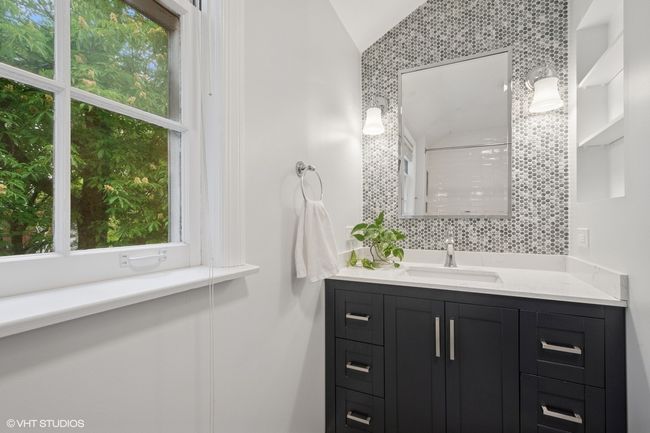 2546 Marcy Ave, Townhouse with 3 bedrooms, 2 bathrooms and 2 parking in Evanston IL | Image 19
