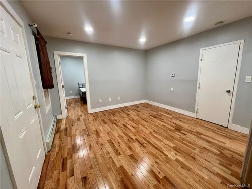 lower-305 Beach 88th St, Rockaway Beach, NY, 11693 | Card Image