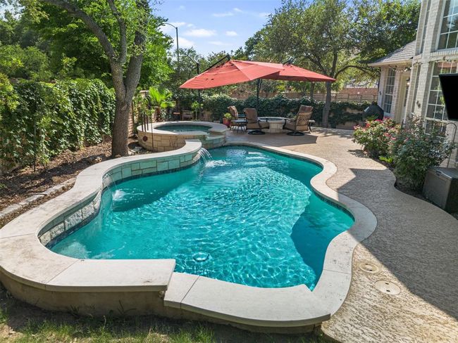 All season self-cleaning pool and spa. | Image 34