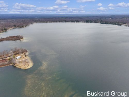 1127 Wolf Lake Dr, Baldwin, MI, 49304-9210 | Card Image