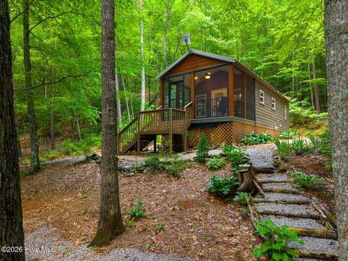 243 Jonquil Woods Rd, Franklin, NC, 28734-1678 | Card Image