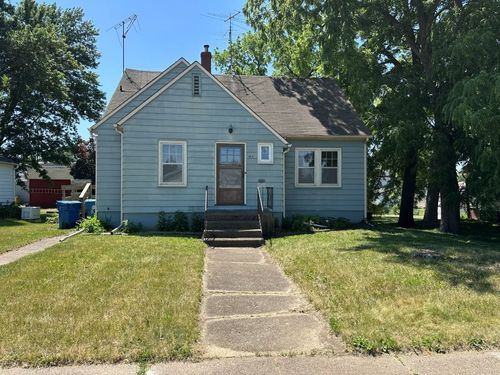 809 11th Street, DeWitt, IA, 52472 | Card Image