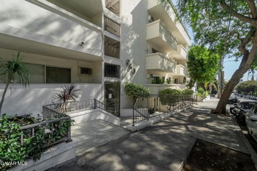 317-960 Larrabee St, West Hollywood, CA, 90069-3958 | Card Image