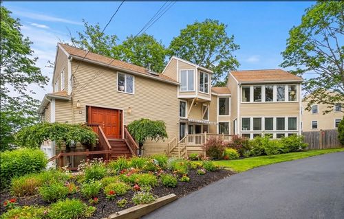 2 Rolleston Rd, Marblehead, MA, 01945-2714 | Card Image