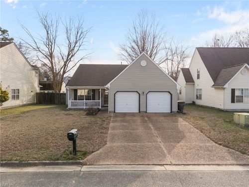 606 Aylesbury Dr, Newport News, VA, 23608-9375 | Card Image