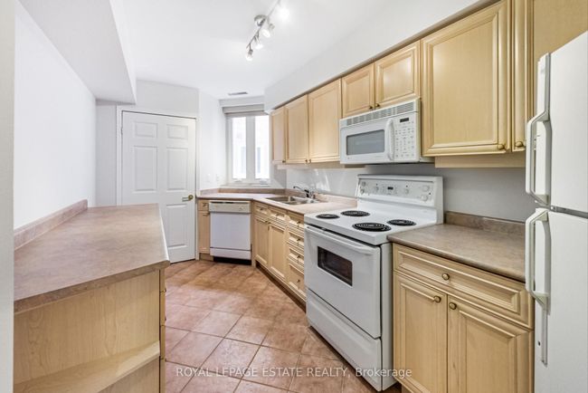 202 - 2365 Queen St E, Condo with 1 bedrooms, 1 bathrooms and null parking in Toronto ON | Image 8