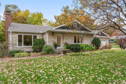 407 Turners Xrd N, Golden Valley, MN, 55422-5061 | Card Image