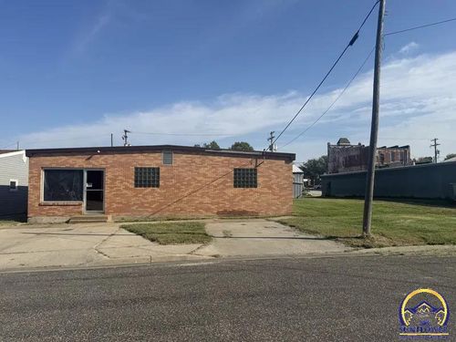 808 Utah St, Hiawatha, KS, 66434-2324 | Card Image