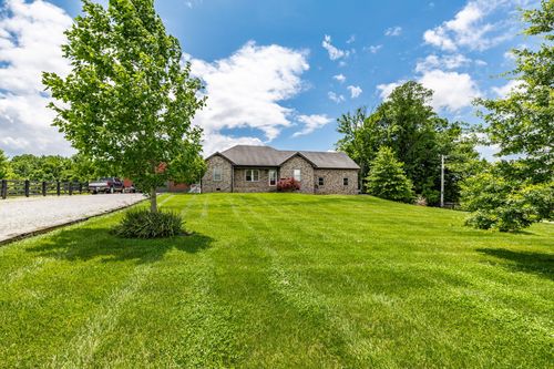 6411 S Lamont Rd, Orlinda, TN, 37141-2073 | Card Image