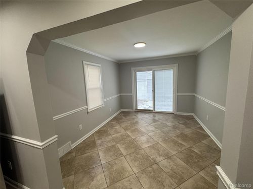 1753 E Milton Ave, Hazel Park, MI, 48030-2323 | Card Image