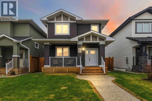 240 Warren Way, Fort Mcmurray, AB, T9H5H9 | Card Image