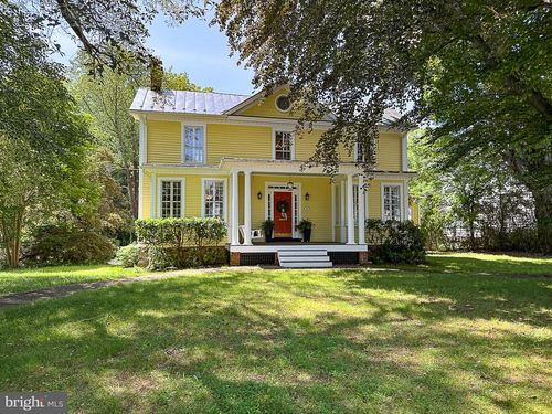 19 E Loudoun St, ROUND HILL, VA, 20141-2443 | Card Image