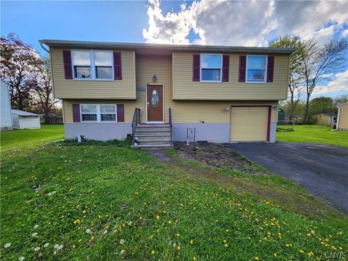 8085 Thurston Dr, Cicero, NY, 13039-9062 | Card Image