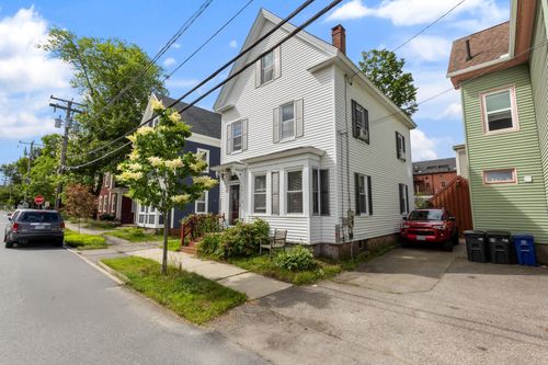 74 Cass St, Portsmouth, NH, 03801-4941 | Card Image