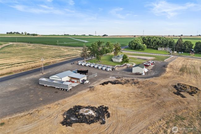 19621 N Glade Rd, House other with 4 bedrooms, 2 bathrooms and 4 parking in Mesa WA | Image 32