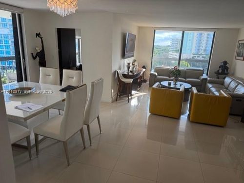 812-2333 Brickell Ave, Miami, FL, 33129-2411 | Card Image
