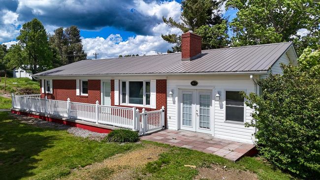 6483 Jeb Stuart Hwy, House other with 3 bedrooms, 1 bathrooms and 1 parking in Meadows of Dan VA | Image 4