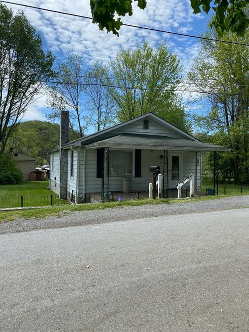 163 Hopkins St, North Tazewell, VA, 24630-9556 | Card Image
