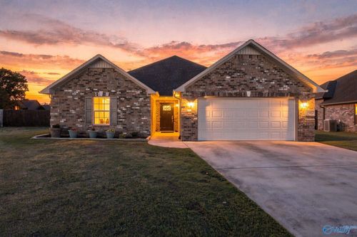 25957 Caldera Dr, Athens, AL, 35613-8490 | Card Image
