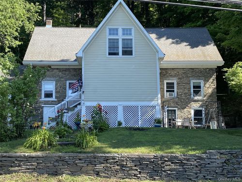 696 Sawkill Rd, Kingston, NY, 12401-7105 | Card Image