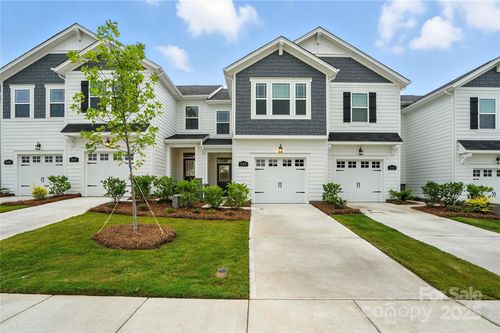 633 Cassidy Ct, Clover, SC, 29710-8272 | Card Image