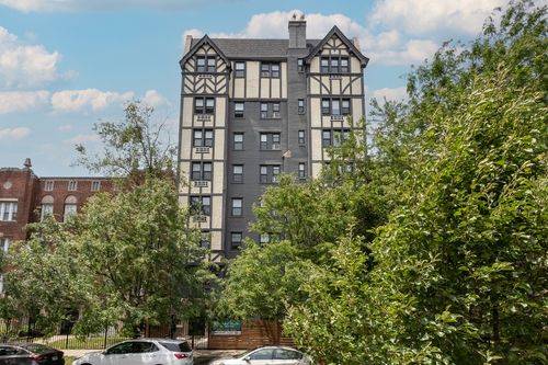 104-5718 Winthrop Ave, Chicago, IL, 60660-4329 | Card Image