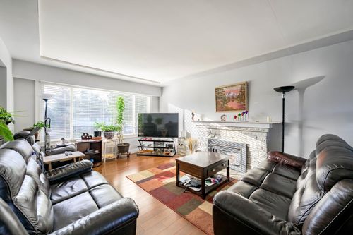 11181 90 Ave, Delta, BC, V4C3H1 | Card Image