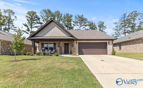 111 Waltrip Dr, Owens Cross Roads, AL, 35763-5410 | Card Image