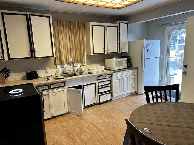 5209 Waghorn Street, House other with 2 bedrooms, 1 bathrooms and 2 parking in Blackfalds AB | Image 5