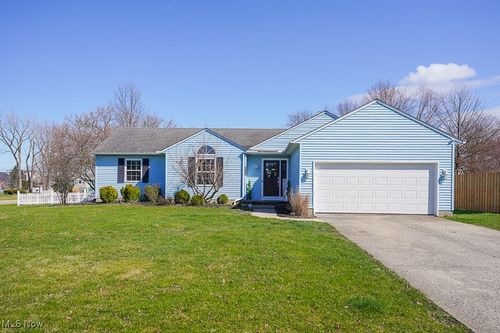 4213 Berkeley Dr, Sheffield Village, OH, 44054-2917 | Card Image