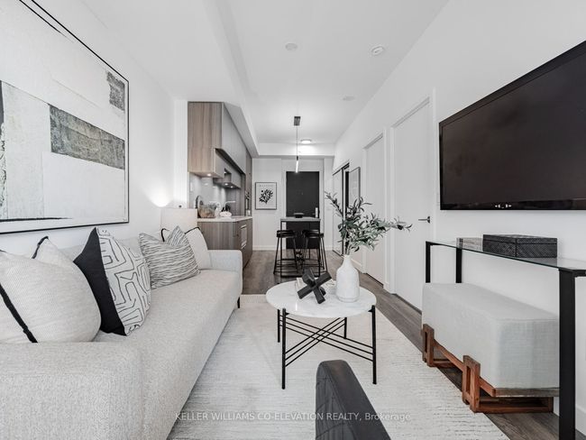 1003 - 8 Eglinton Ave E, Condo with 1 bedrooms, 1 bathrooms and null parking in Toronto ON | Image 23