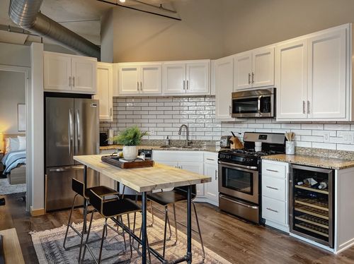 104-1901 E Hennepin Ave, Minneapolis, MN, 55413-3005 | Card Image