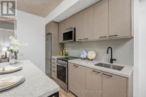 301-1808 St Clair Ave W, Toronto, ON, M6N0C1 | Card Image