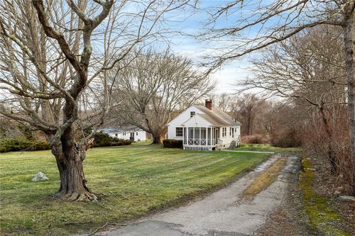 20 Maple Ave, Little Compton, RI, 02837-1711 | Card Image