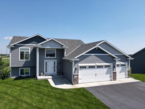 830 10th St, Clearwater, MN, 55320-4585 | Card Image