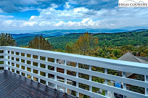 206 Pinnacle Ridge Rd, Beech Mountain, NC, 28604-8158 | Card Image