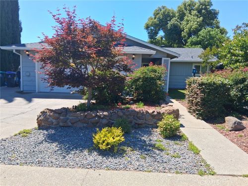 329 Michael Dr, Red Bluff, CA, 96080-4066 | Card Image