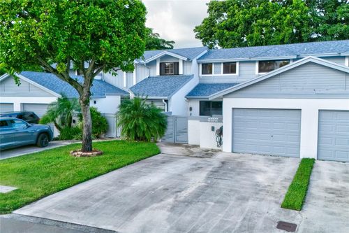 10123 Nw 52nd Ter, Doral, FL, 33178 | Card Image